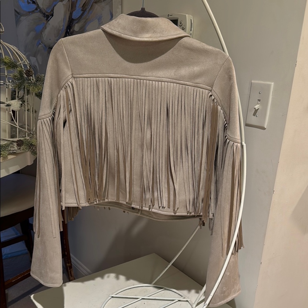 Faded Rose  Faux  Suede cropped  Fringe Jacket  in beige /brand new - Picture 3 of 9